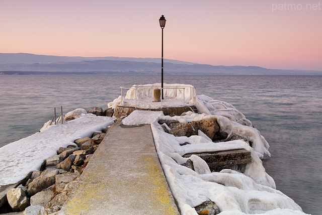 Image du port de Nernier sur les bords du lac Lman