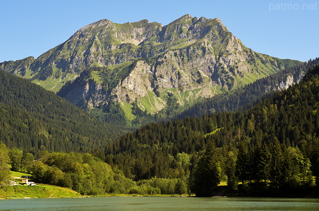 Photo du lac de Vallon et de la montagne du Roc d'Enfer