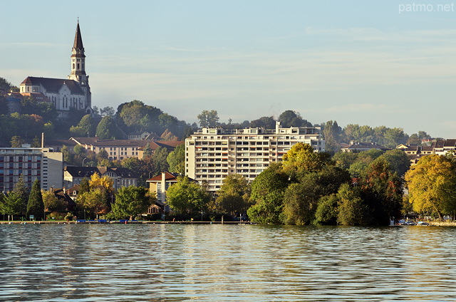 Image of Annecy lake in autumn