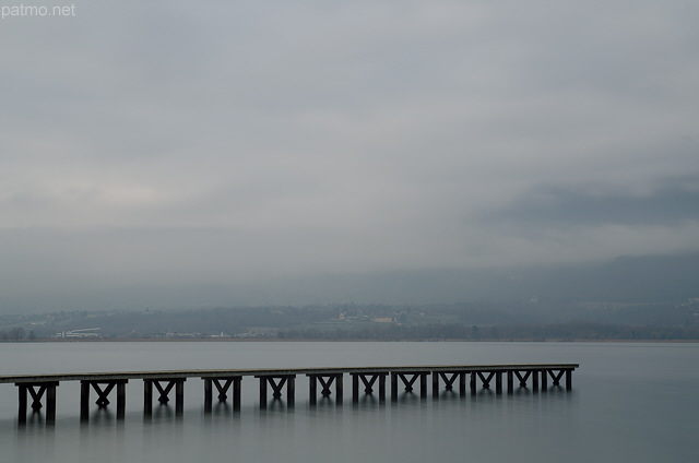 Photographie du lac du Bourget dans une ambiance d'hiver