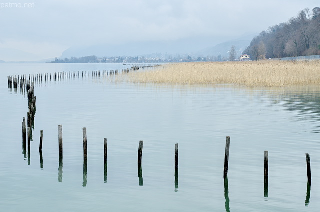 Image of a winter morning in Tresserve on Bourget lake