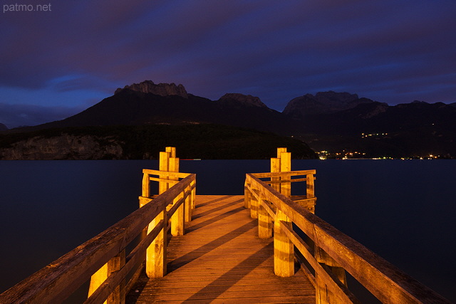 Photographie du ponton de l'embarcadre de Saint Jorioz sur le lac d'Annecy