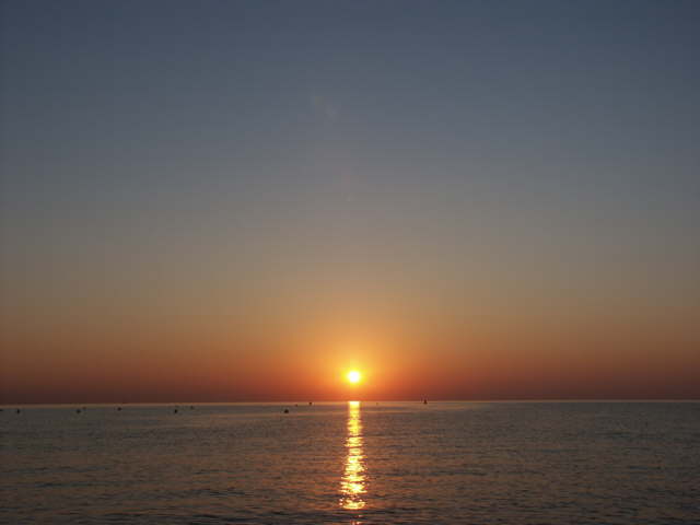 lever de soleil sur la mer issambres