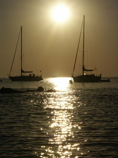 lever de soleil sur la mer issambres