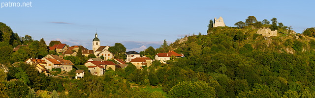 Photo panoramique du village de Chaumont en Haute Savoie