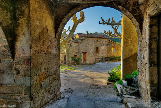 Photo HDR de la place Rouget de L'Isle  Collobrires