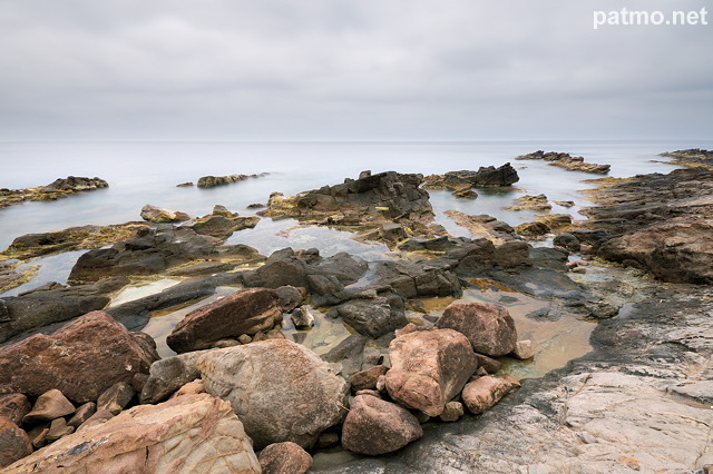 Lever du jour nuageux sur la mer mediterranee - Le Pradet