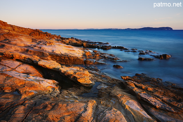 Photo des plages rocheuses du Bau Rouge - Carqueiranne