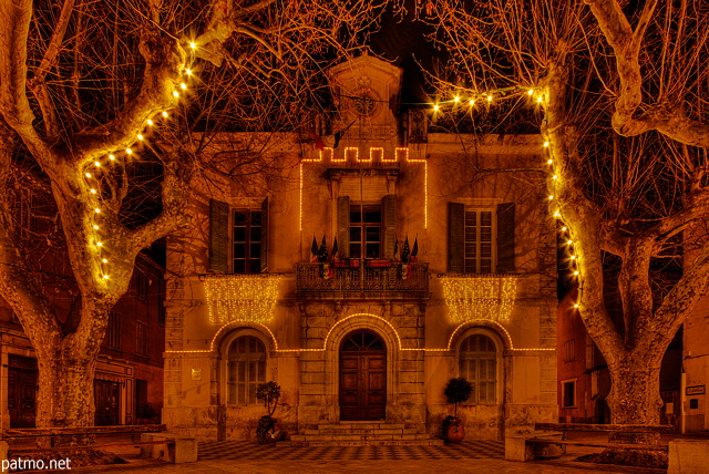 Photographie HDR de l'htel de ville de Collobrires