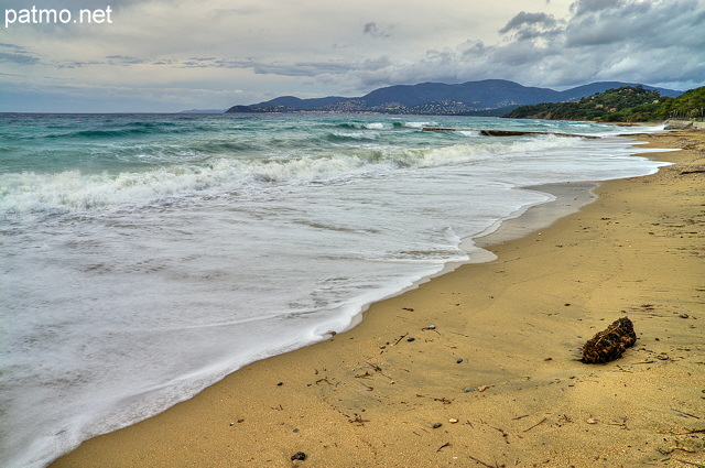 Photo HDR de la plage de Gigaro par mauvais temps
