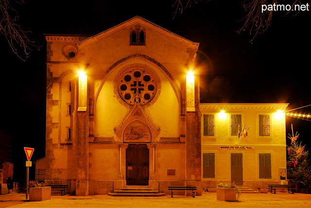 Photo HDR de l'glise de Saint Isidore et de la Mairie de Sauvebonne