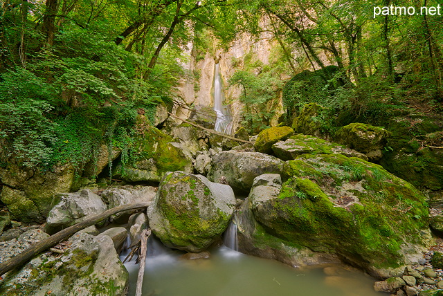 Photo de la rivière du Fornant près de la cascade de Barbennaz ou Barbannaz