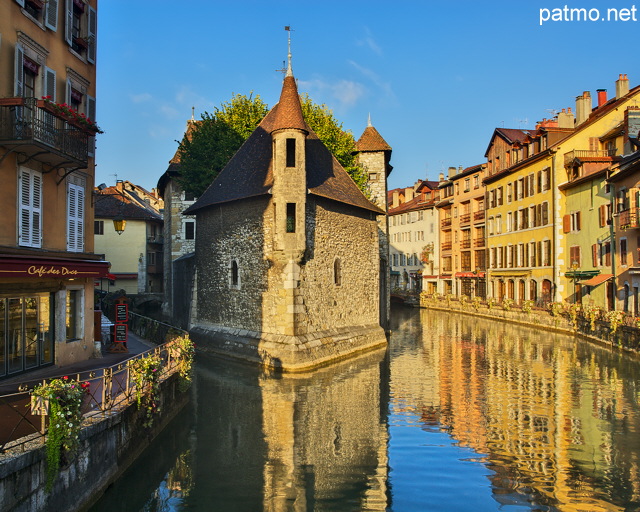 Photograph of Palais de l'Isle monument on Thiou river in Annecy