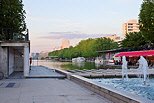 Photographie des bassins de la Villette à Paris.
