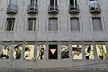 Image de publicité de mode  sur les murs du Cours Garibaldi à Turin