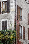 Photographie de faades d'une maison des vieux quartiers d'Annecy