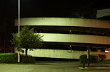 Photo de nuit de la descente hlicodale du parking des Galeries Lafayette  Annecy