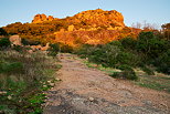 Photo du rocher de Roquebrune sur Argens au crpuscule