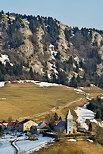 Photographie du village des Bouchoux en fin d'hiver dans le Jura