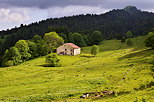 Image du Crt de Chalam entre ombre et lumire, vu depuis la Borne au Lion