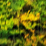 Photo abstraite de reflets d'automne dans l'eau du Rhône