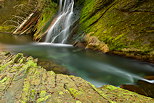 Photo en pose longue des gorges du Chran en automne