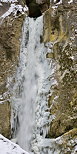 Photographie de la glace autour de la cascade de Barbennaz pendant l'hiver 2012