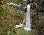 Image de la cascade de la Queue de l'Ane sur le ruisseau du Gros Dard dans le Jura