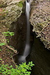 Image d'une petite cascade au dbut de la Tine de Parnant