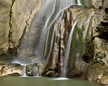 Photographie d'un détail de la partie basse de la cascade de Barbennaz