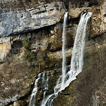 Image de la partie suprieure de la cascade de Charabotte dans l'Ain