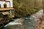 Photo d'une ancienne usine sur les bords de la rivire de l'Albarine