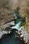 Photographie de la rivire et de la valle du Chran dans le Massif des Bauges