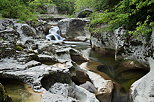 Image de la rivire du Sran qui s'enfonce entre les rochers en amont de la cascade de Cerveyrieu