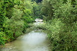 Image de la rivière des Usses en été entre Musièges et Chilly