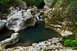 Photo des rochers et des marmites de la rivire du Fornant