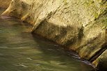 Photo de rochers sur les bords de la rivière du Chéran en Haute Savoie