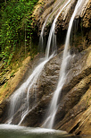 Photographie d'une petite cascade sur les bords de la rivire du Chran en t