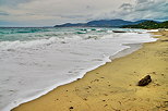 Image de la plage de Gigaro par mauvais temps