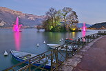 Photograph of a winter dusk on Annecy lake around Swan island