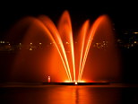 Photo d'illuminations nocturnes en hiver sur le lac d'Annecy