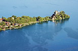 Photo de la presqu'le et du chteau de Duingt sur le lac d'Annecy