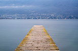 Photo d'un ponton au bord du lac du Bourget en Savoie