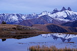 Photo d'un crpuscule d'automne en Savoie avec vue sur le lac Guichard et les Aiguilles d'Arves