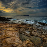 Photo hdr de la cote mediterraneenne au bau rouge