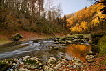 Photographie d'un paysage d'automne au petit matin dans les gorges du Chran