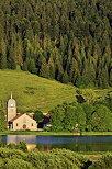 Image de l'glise de Grande Rivire au bord du lac de l'Abbaye