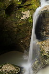 Photographie d'une petite cascade dans les Pertes de la Valserine