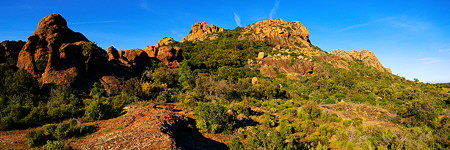 Photo panoramique du rocher de roquebrune sur Argens