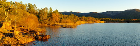 Photographie panoramique du lac des Escarcets